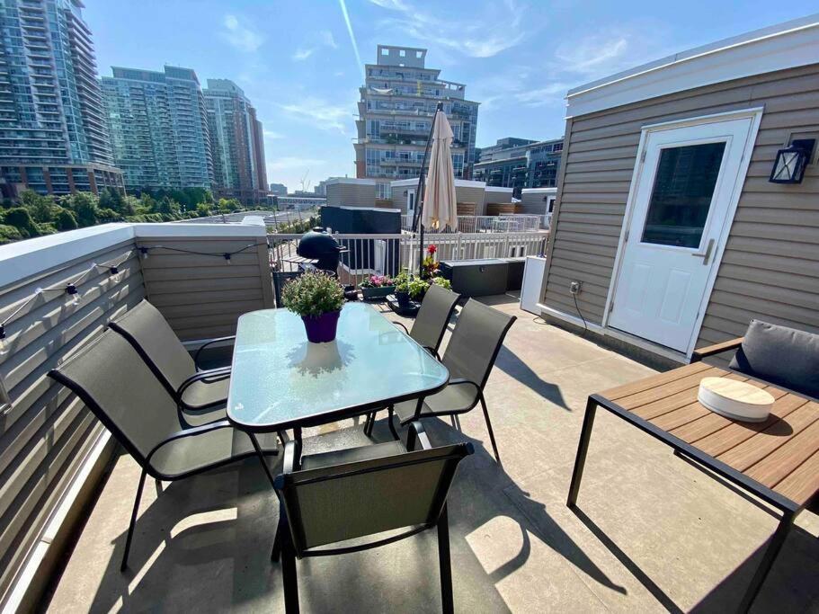 King West Private Rooftop Retreat