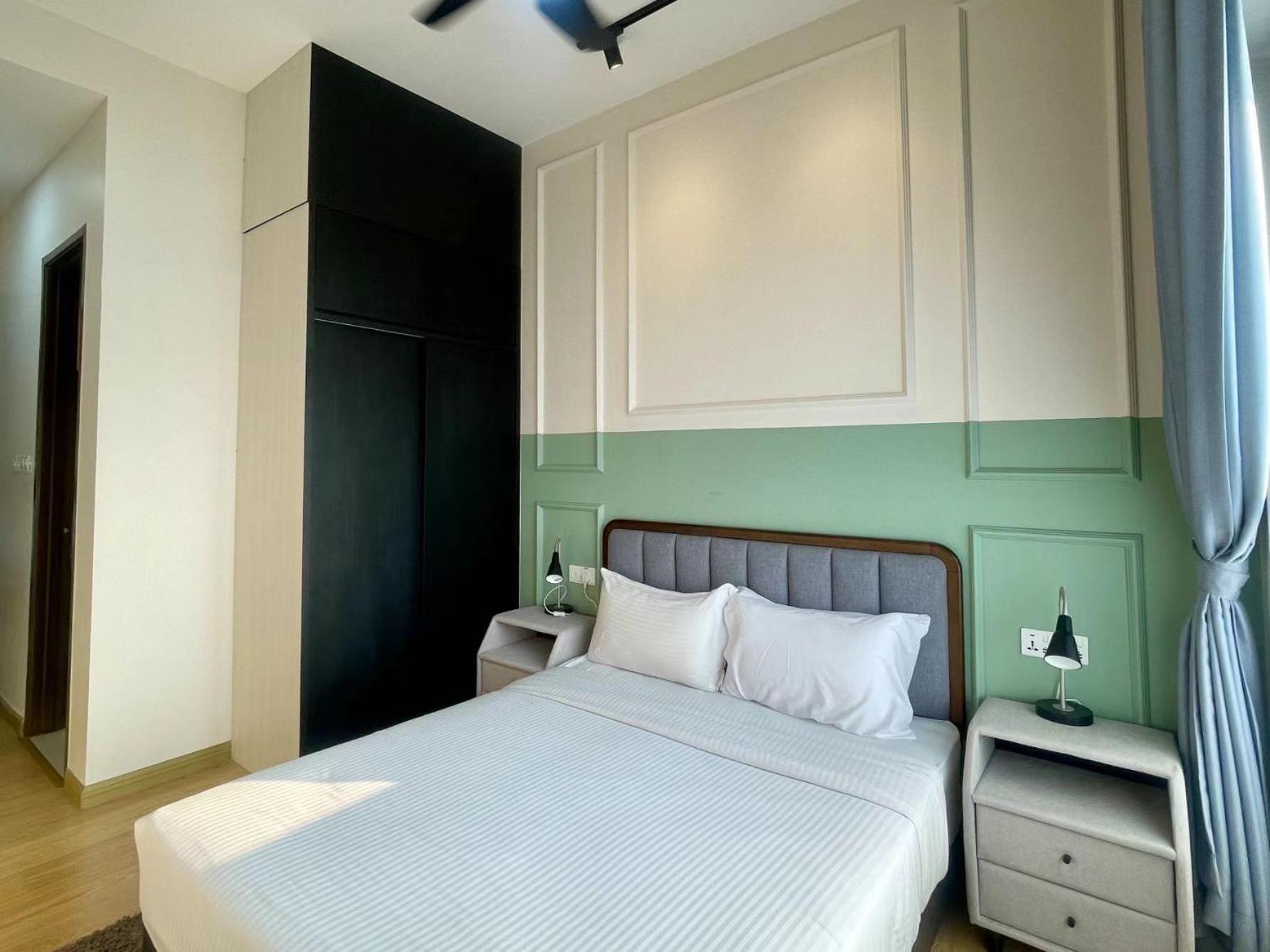 Modern Seaview Near CIQ Johor Bahru 3B3B