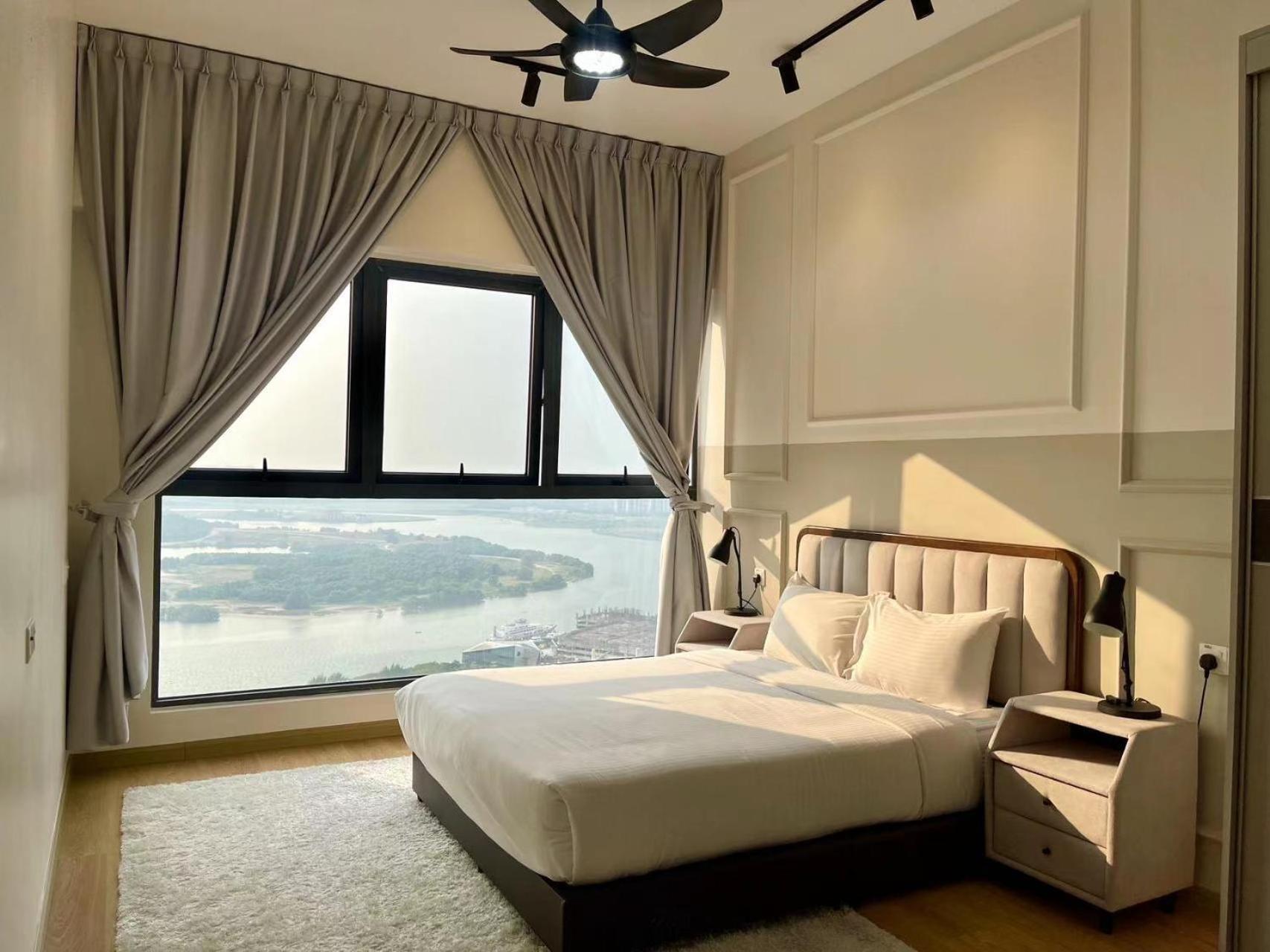 Modern Seaview Near CIQ Johor Bahru 3B3B