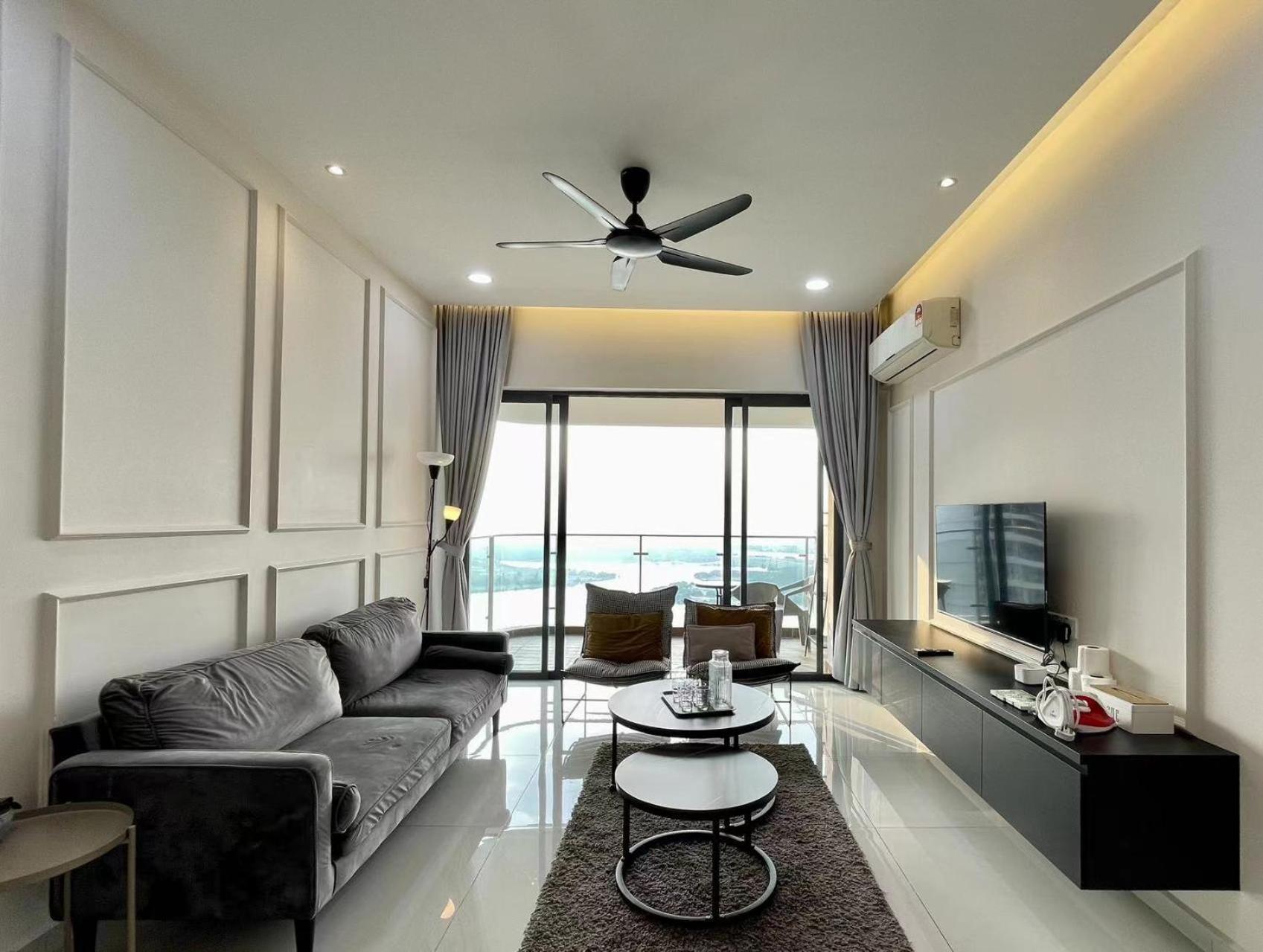 Modern Seaview Near CIQ Johor Bahru 3B3B