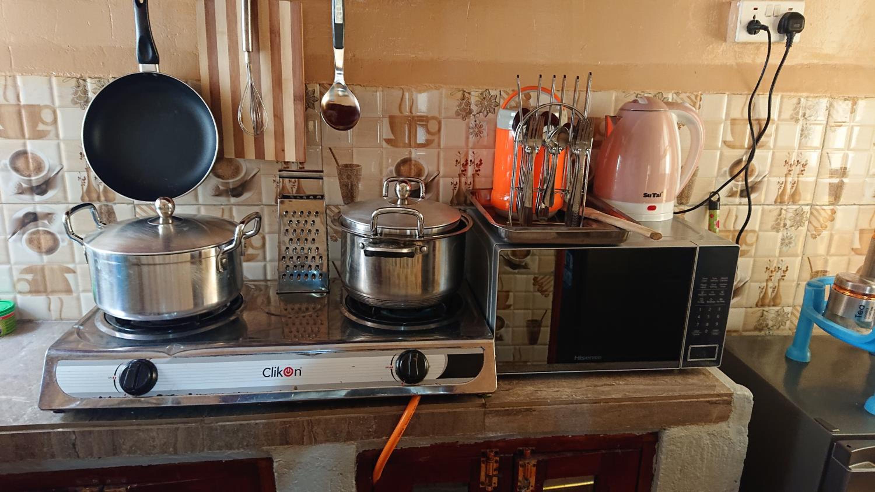 Residential Superb Rooms, With Wifi, Netflix, Parking, Kitchen view 2