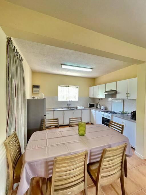 Elegant villa with direct access to the beach