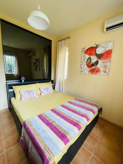 Elegant villa with direct access to the beach