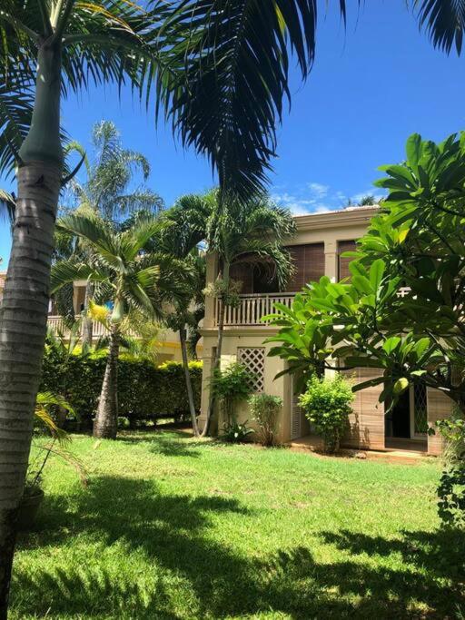 Elegant villa with direct access to the beach
