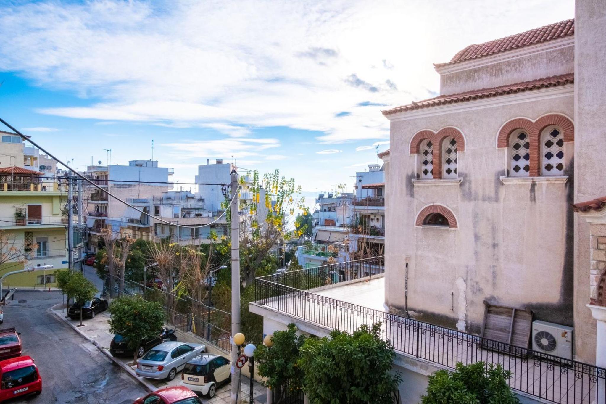 Bright Apartment In Piraeus view 3
