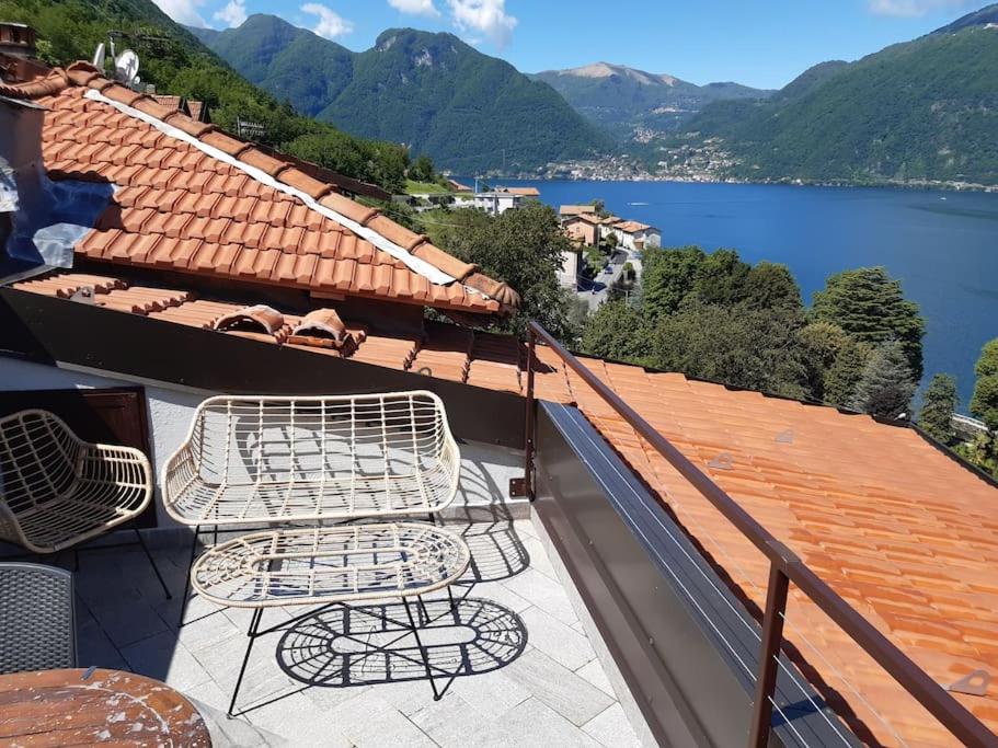 Hortà - Charming Attic with Rooftop Lake View view 2