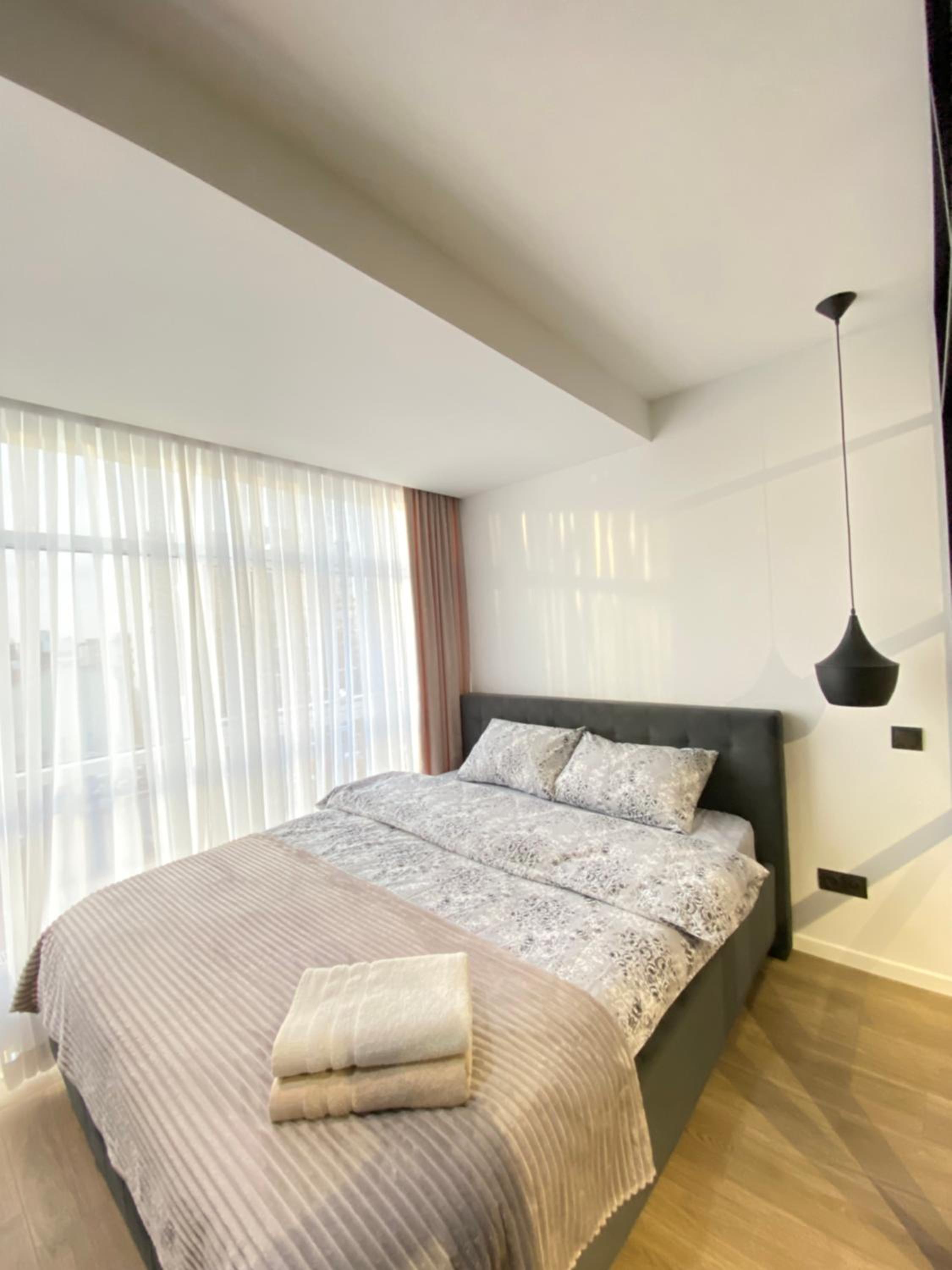 RentNow Cozy Central Apartment Lev Tolstoi 43b with Balcony