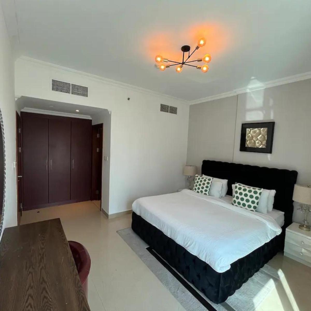 Pure Living - Spacious & Relaxing 2BR Apartment in Dubai Marina