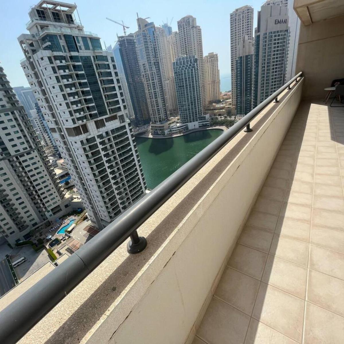 Pure Living - Spacious & Relaxing 2BR Apartment in Dubai Marina