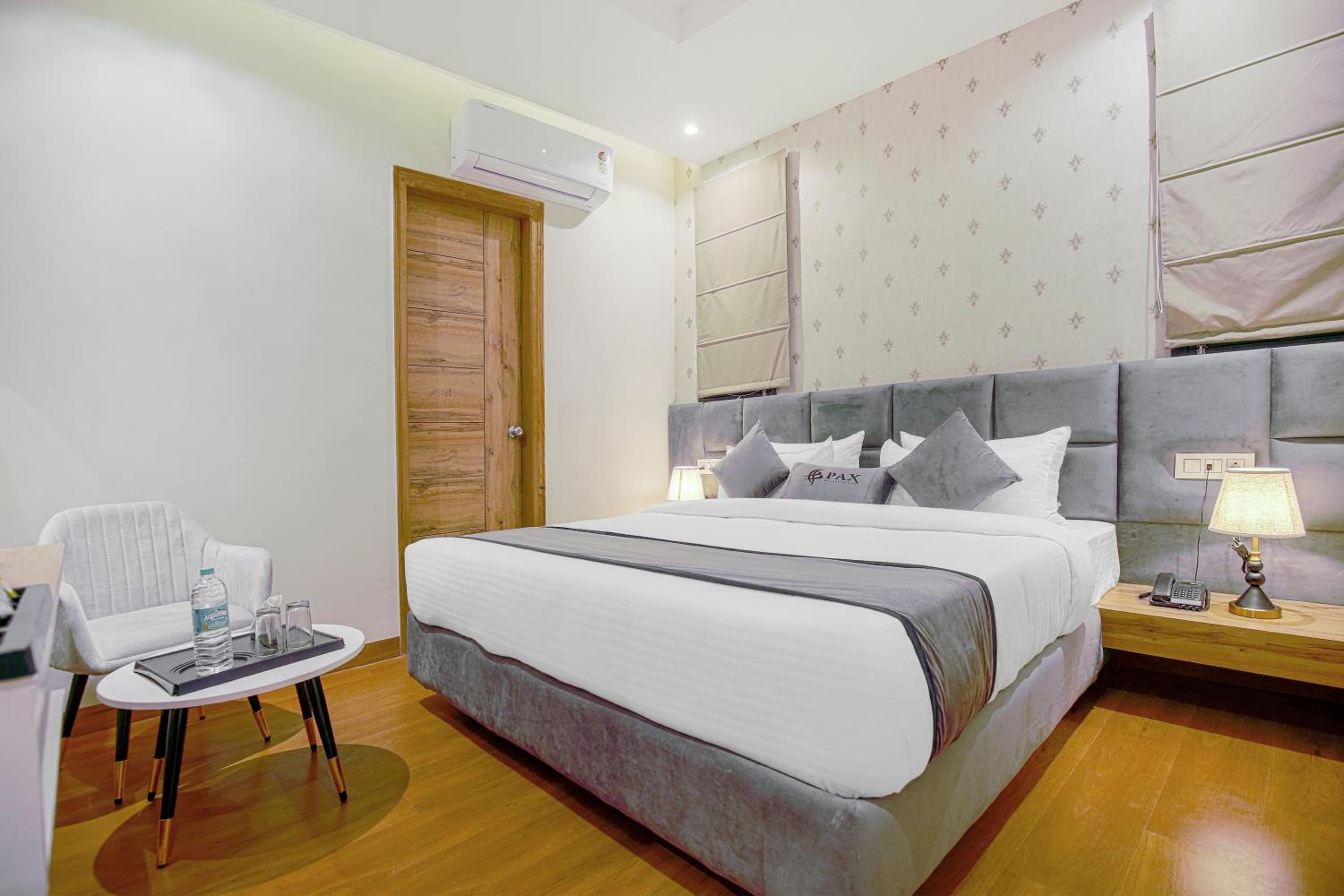 PAX Hotel AK Continental Zirakpur view 4