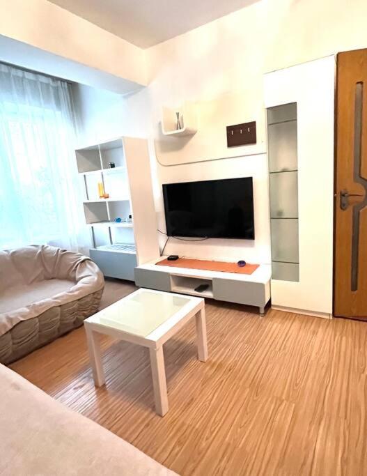 LuxHouse-1, near State department store (central location)