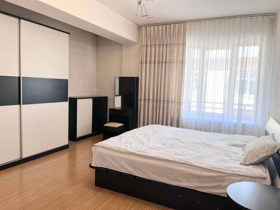 LuxHouse-1, near State department store (central location)
