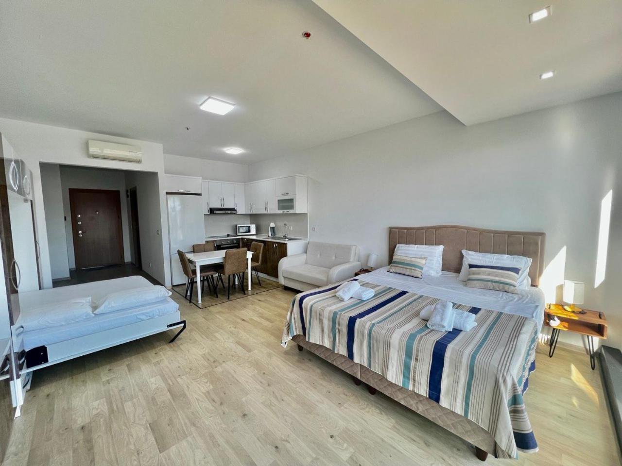 Apartments with sea and mountain views, Portа Batumi Tower view 2