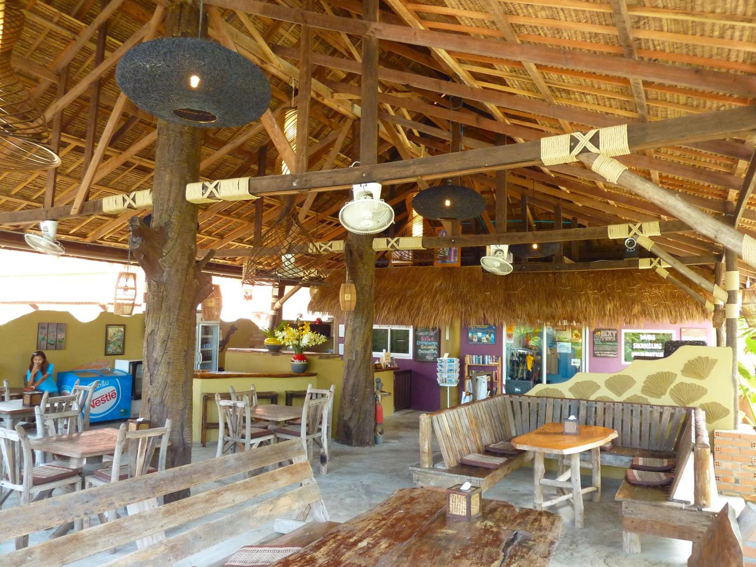 Lanta Castaway Beach Resort