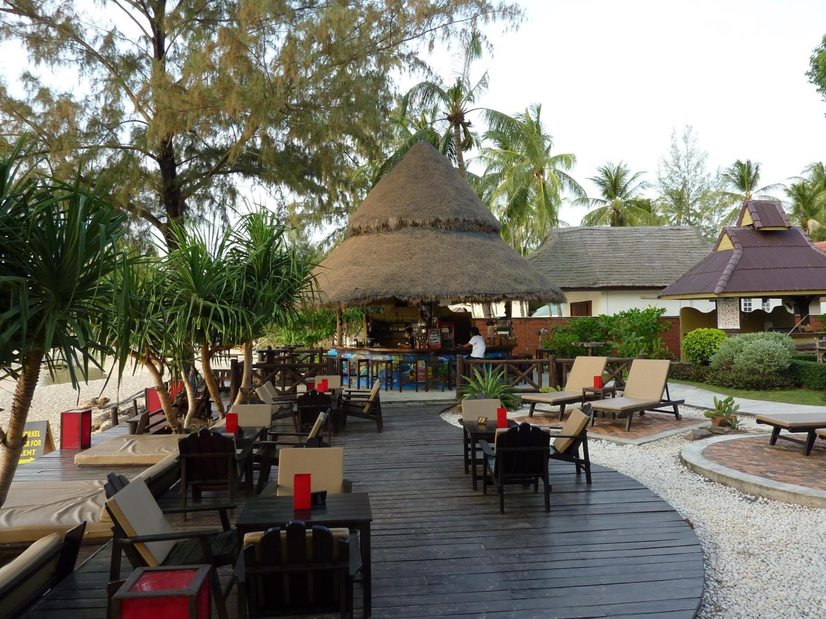 Lanta Castaway Beach Resort