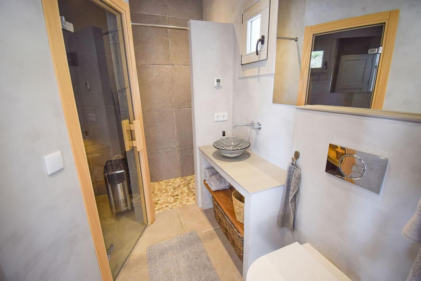 La Orza, Frigiliana Luxury center townhouse with pool and parking HansOnHoliday Rentals