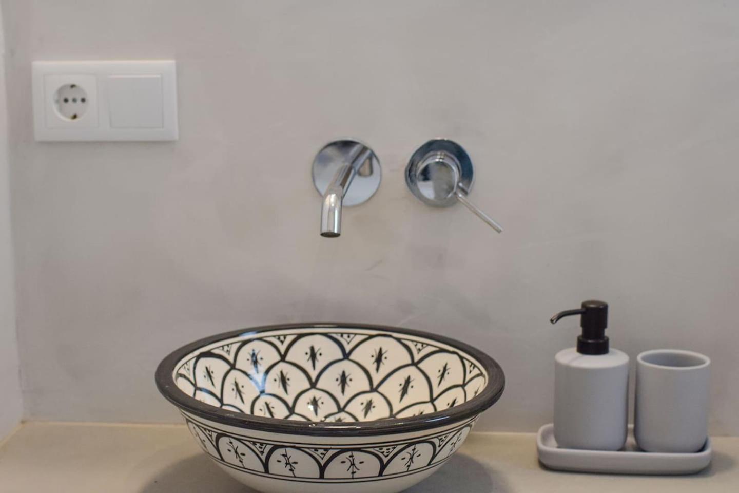 La Orza, Frigiliana Luxury center townhouse with pool and parking HansOnHoliday Rentals