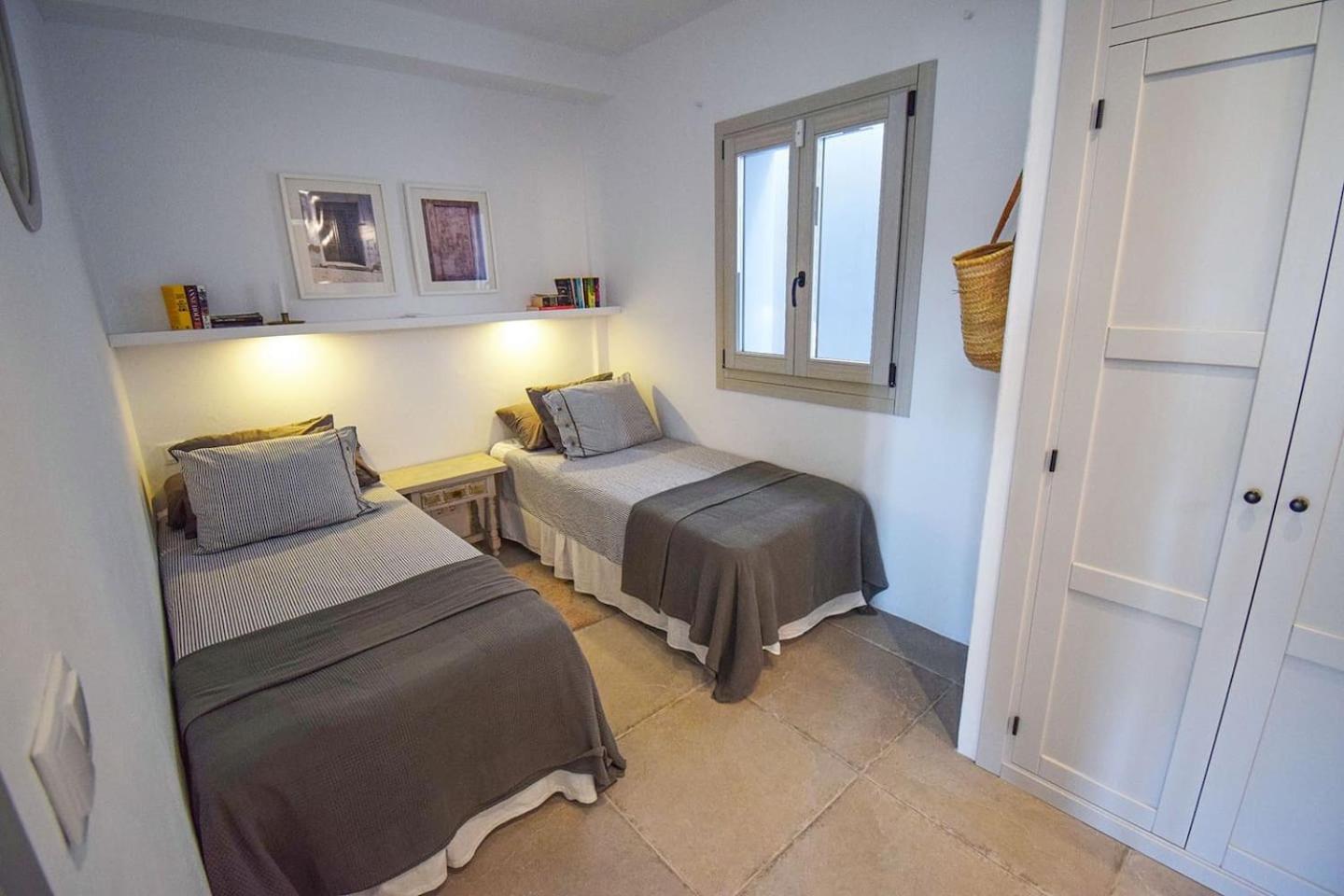La Orza, Frigiliana Luxury center townhouse with pool and parking HansOnHoliday Rentals