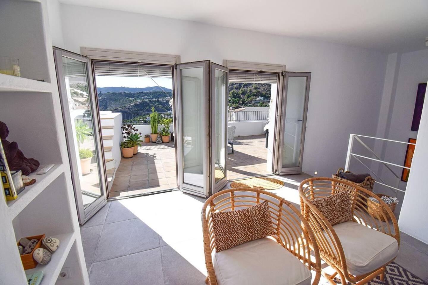La Orza, Frigiliana Luxury center townhouse with pool and parking HansOnHoliday Rentals