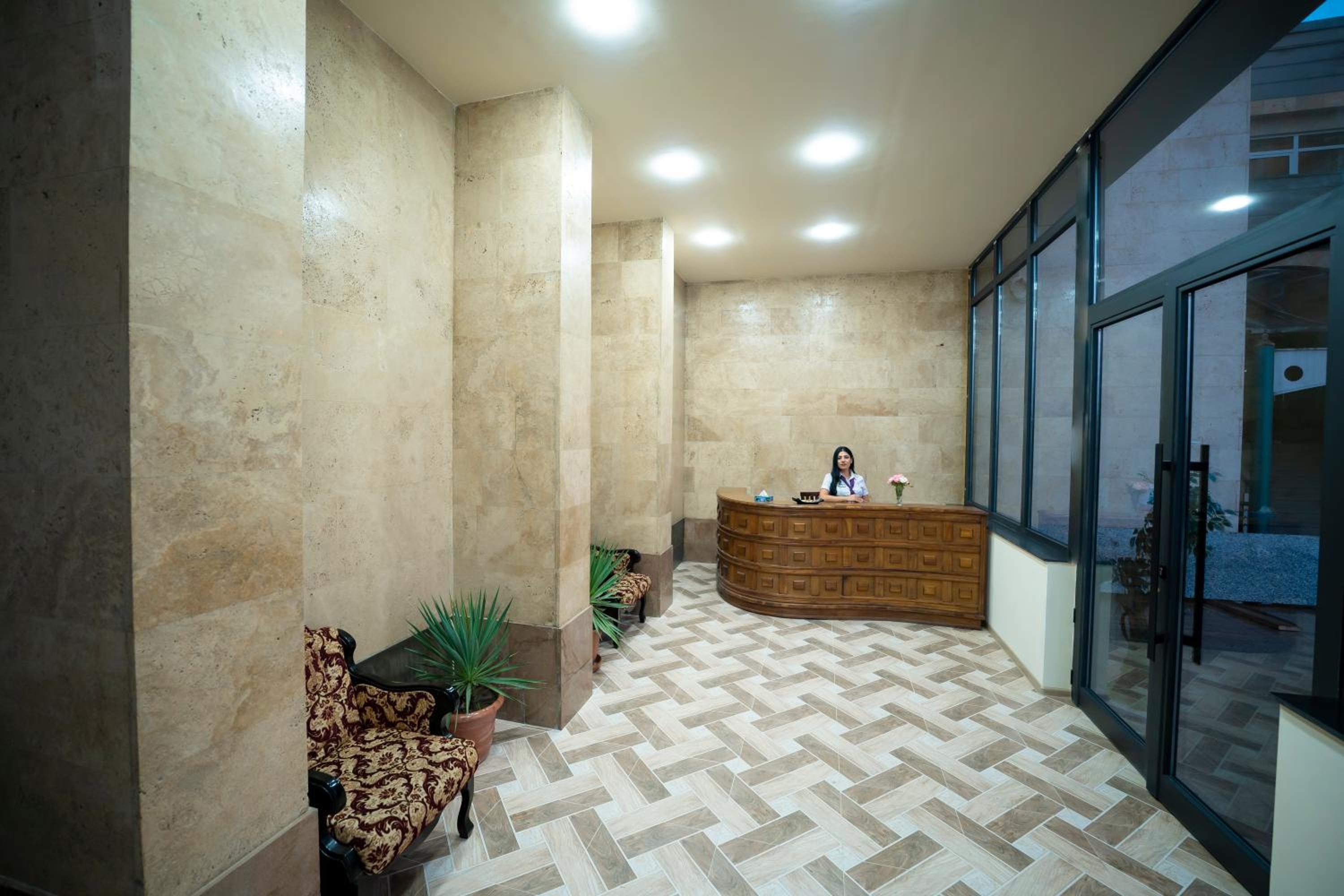 New Continental Hotel, photo 26