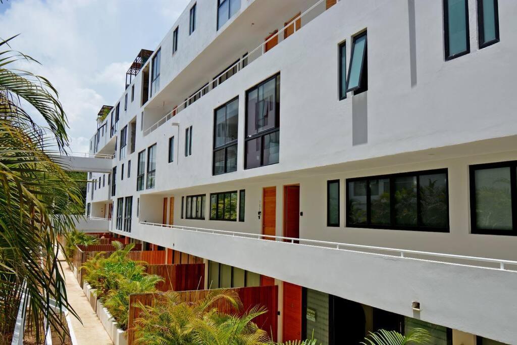 Big loft 2br 2.5bth one block the beach view 4