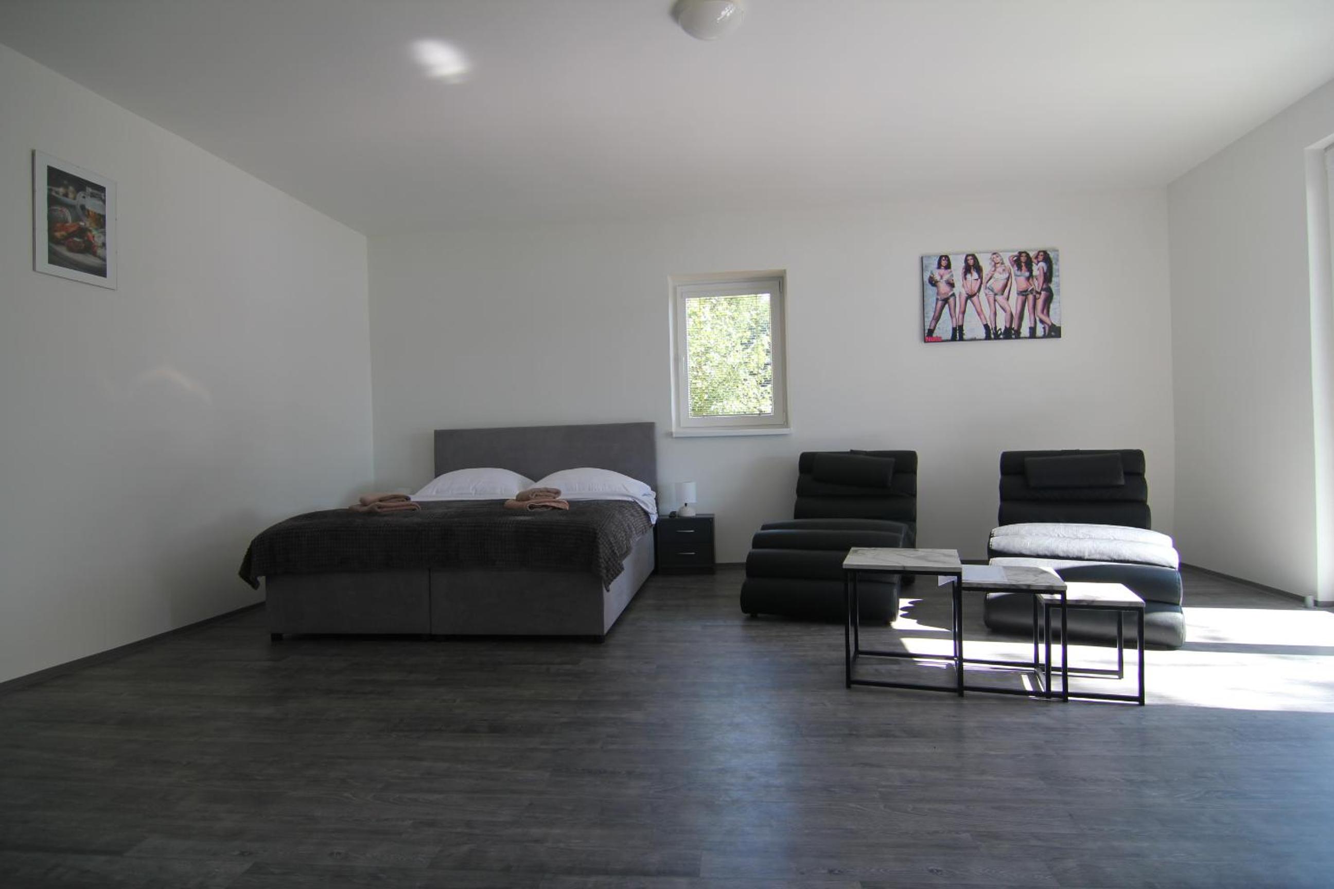 Photo 43