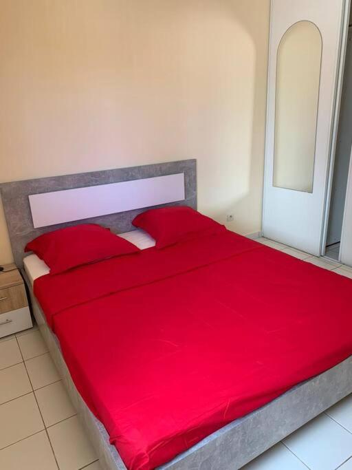 Belle appartement securise avec piscine