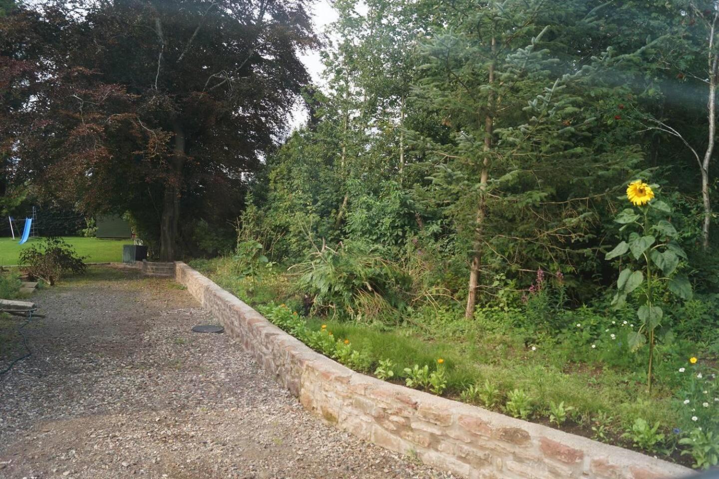 Cosy Kirriemuir Flat - Pet Friendly Retreat