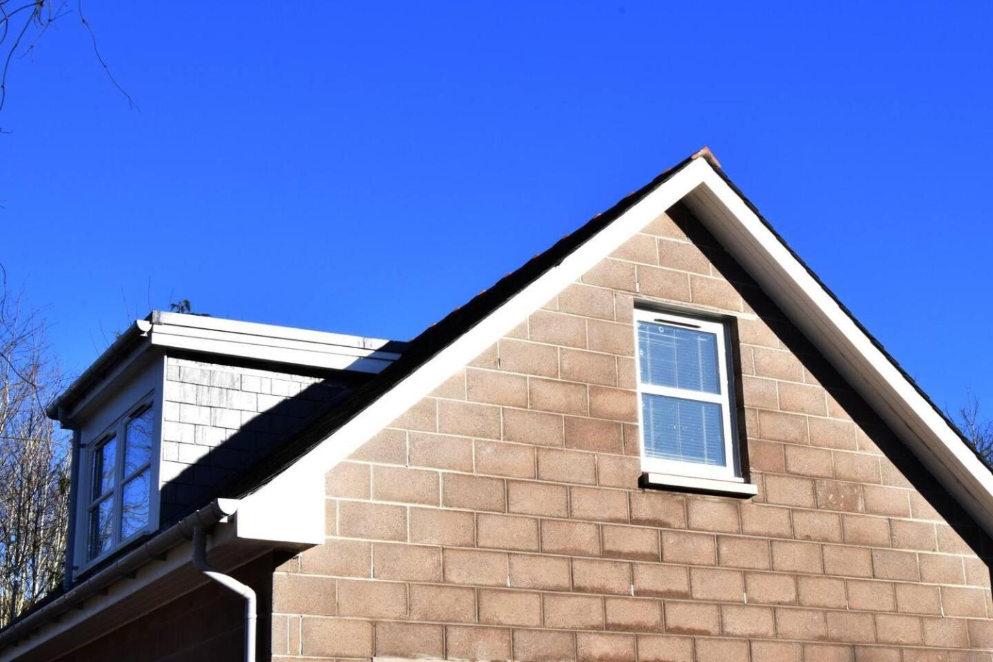 Cosy Kirriemuir Flat - Pet Friendly Retreat