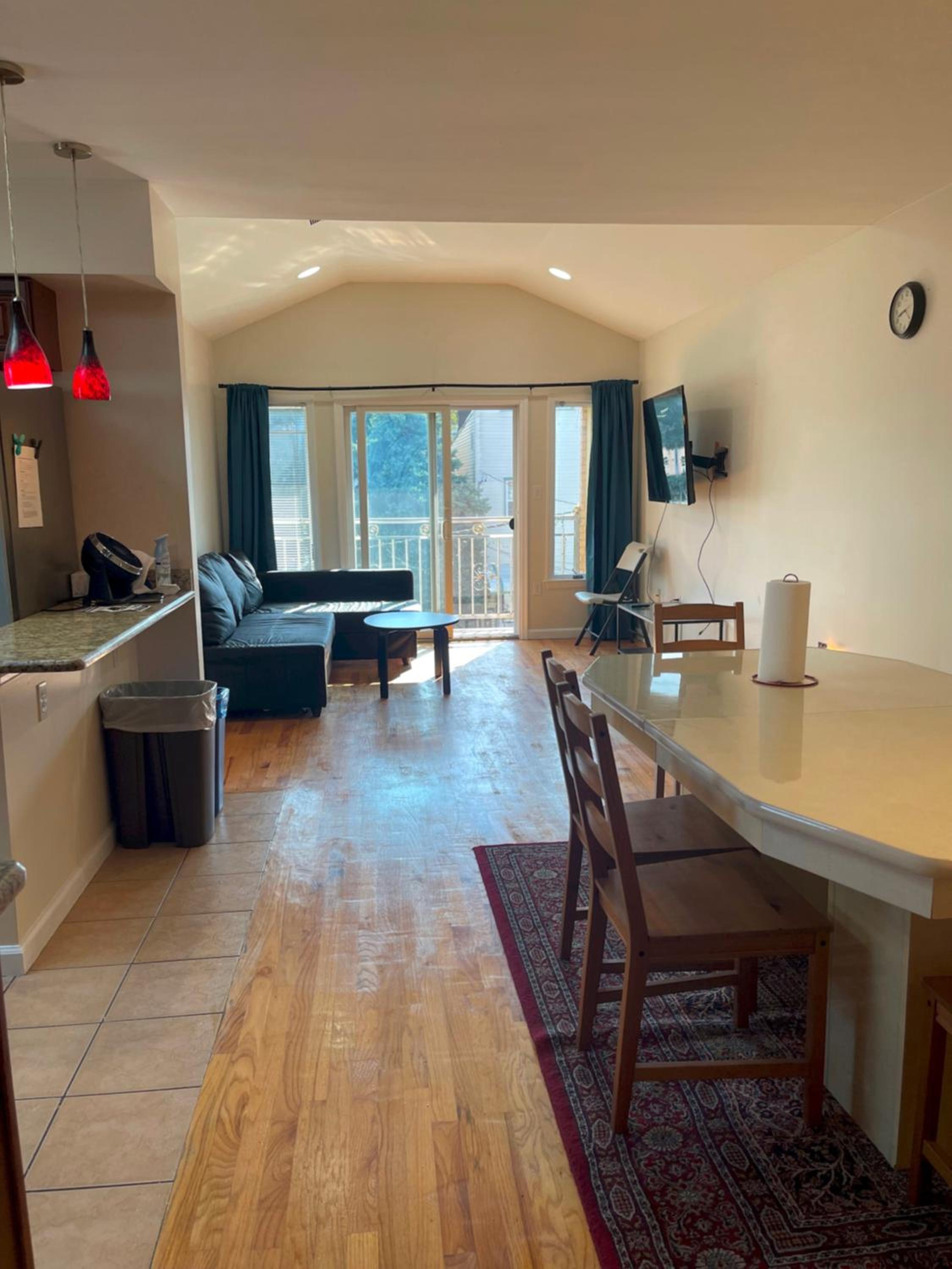 Business & Family Friendly Balcony Jacuzzi Free Park