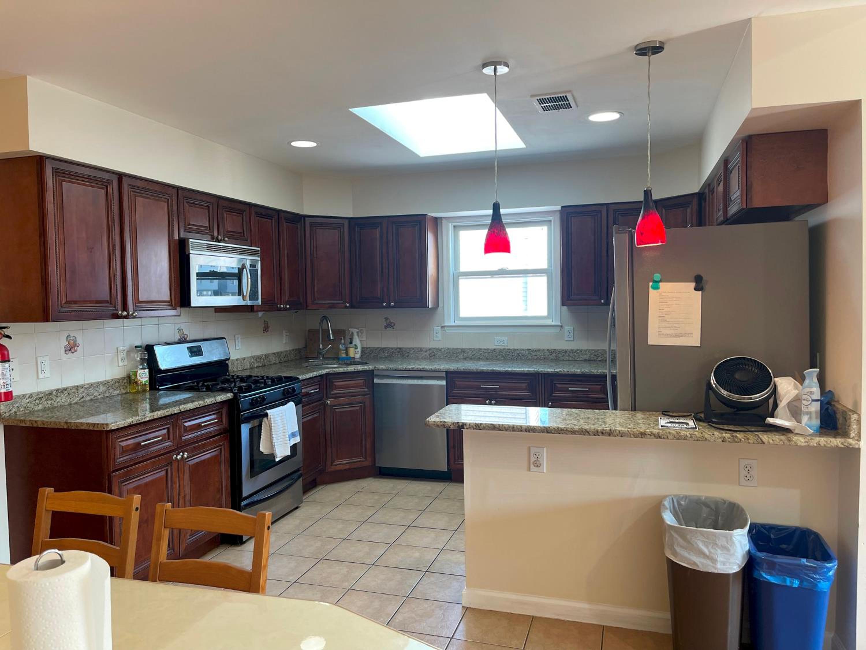 Business & Family Friendly Balcony Jacuzzi Free Park