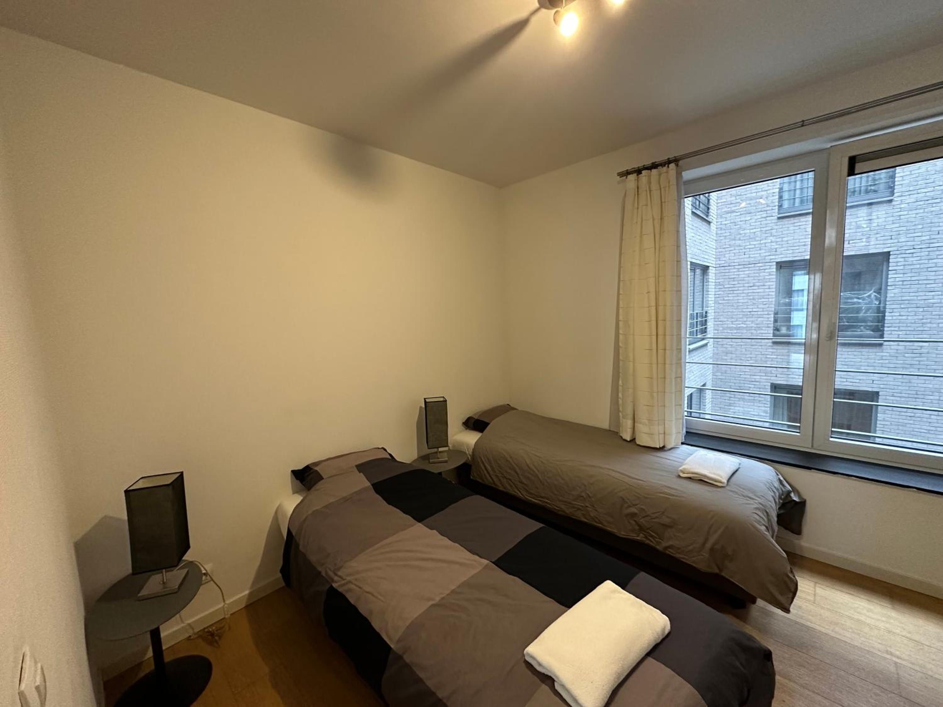 3 Bedroom Apartment in City Center with Balcony View