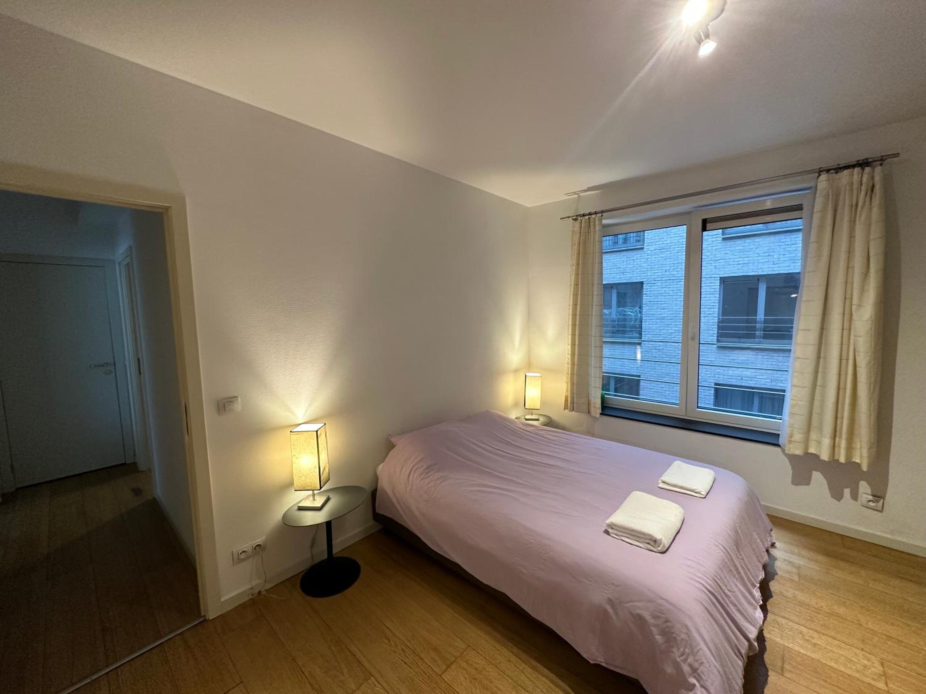 3 Bedroom Apartment in City Center with Balcony View