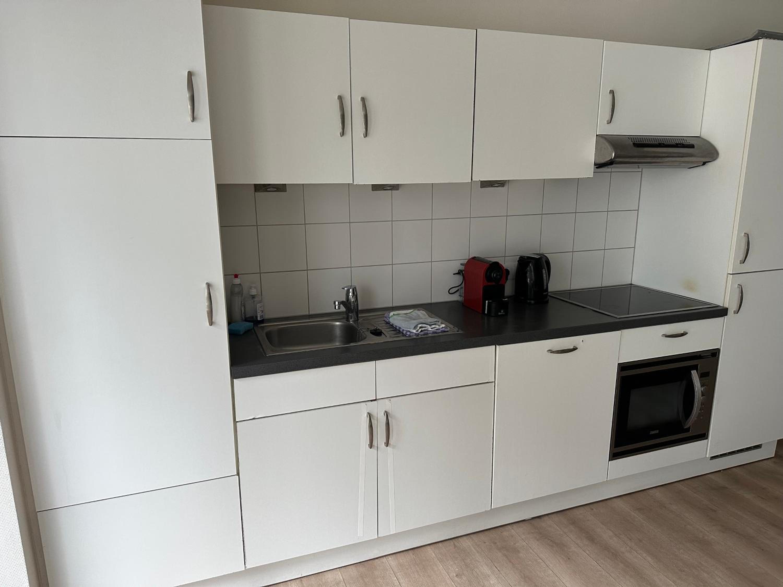 3 Bedroom Apartment in City Center with Balcony View