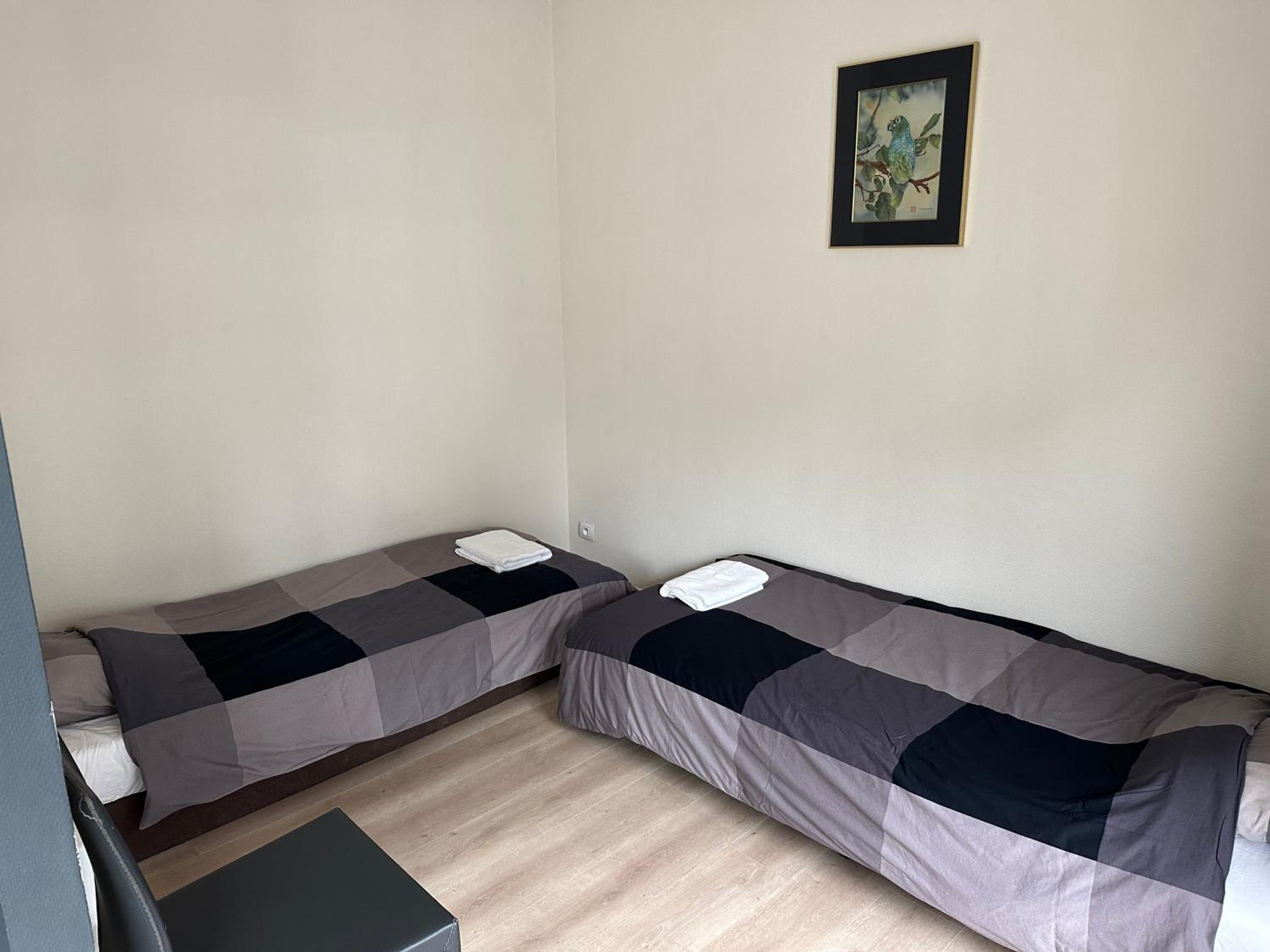3 Bedroom Apartment in City Center with Balcony View