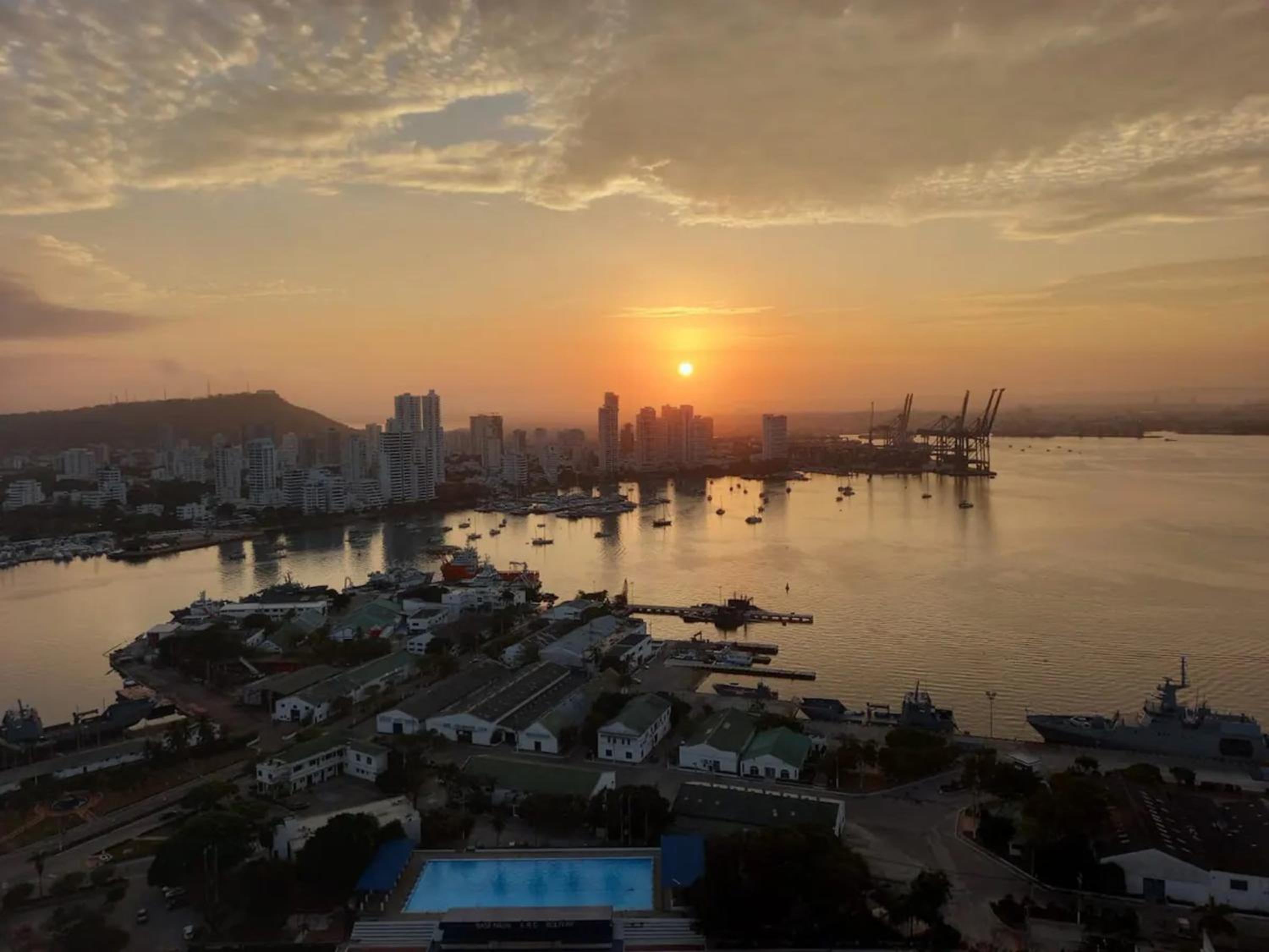 Apartasuites Edificio H2 - Vistas al Mar & Bahia