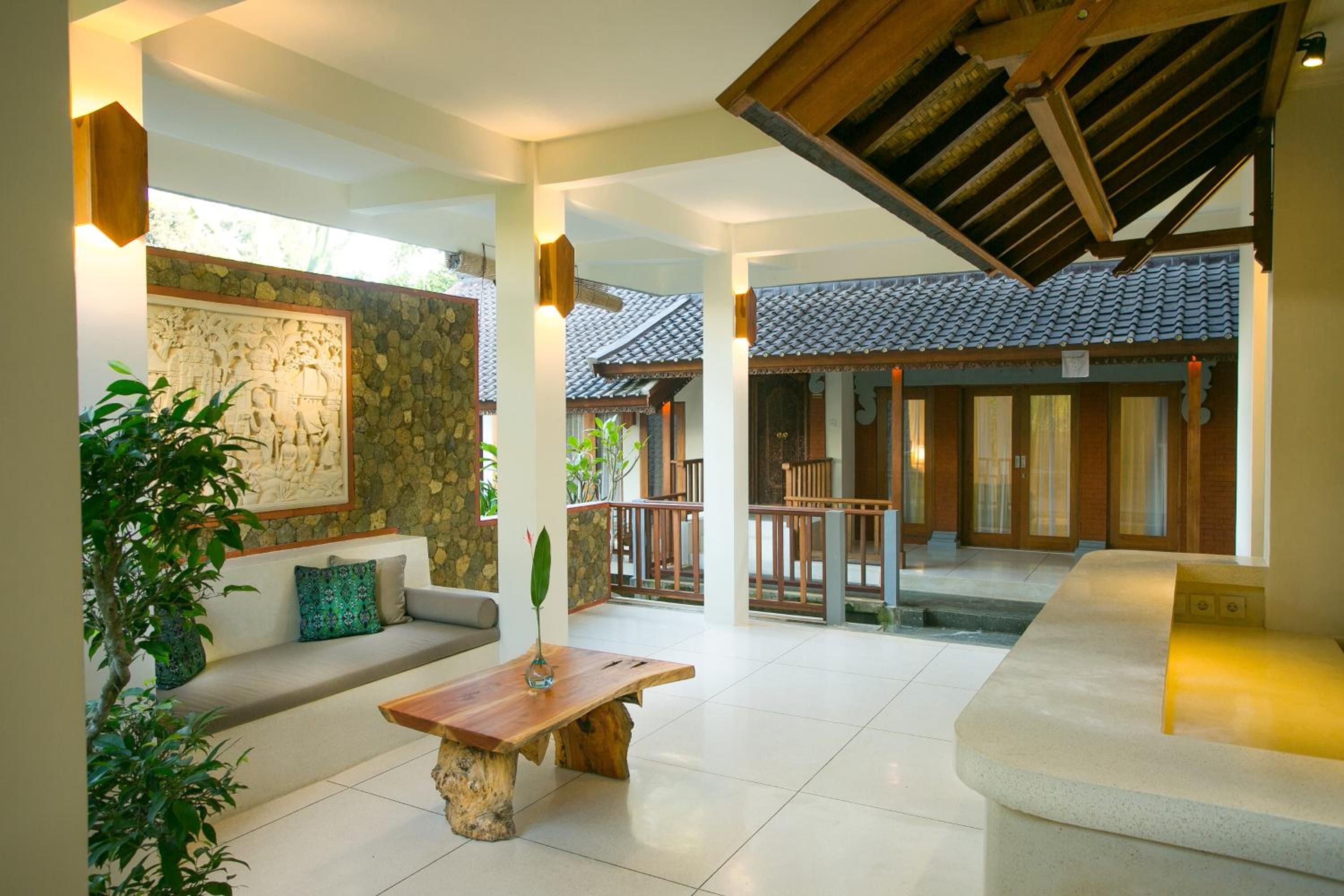 Pesantian Villa and Warung