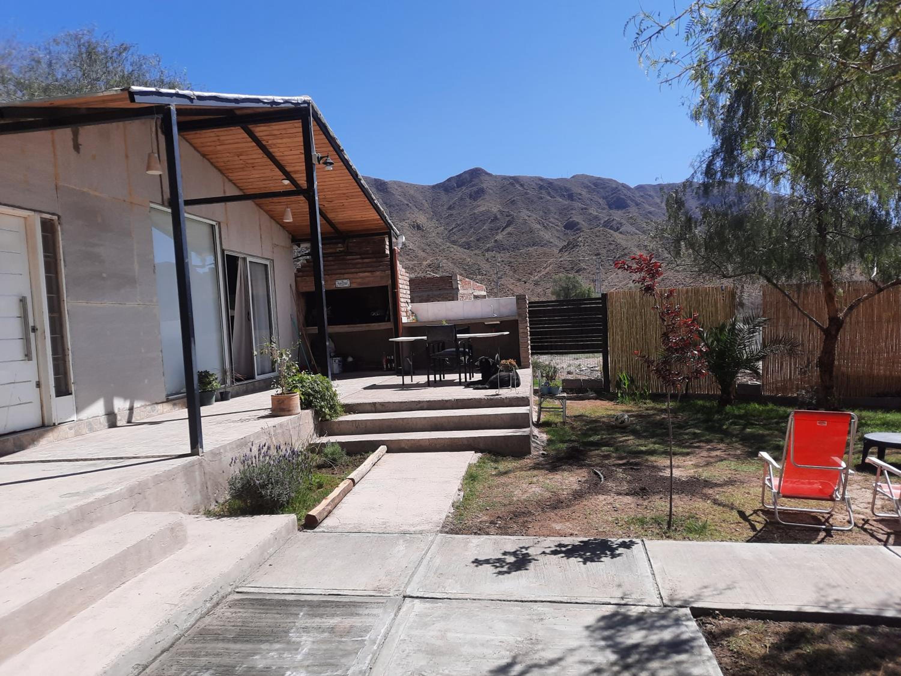 Casa con Pileta Mirador Mendoza