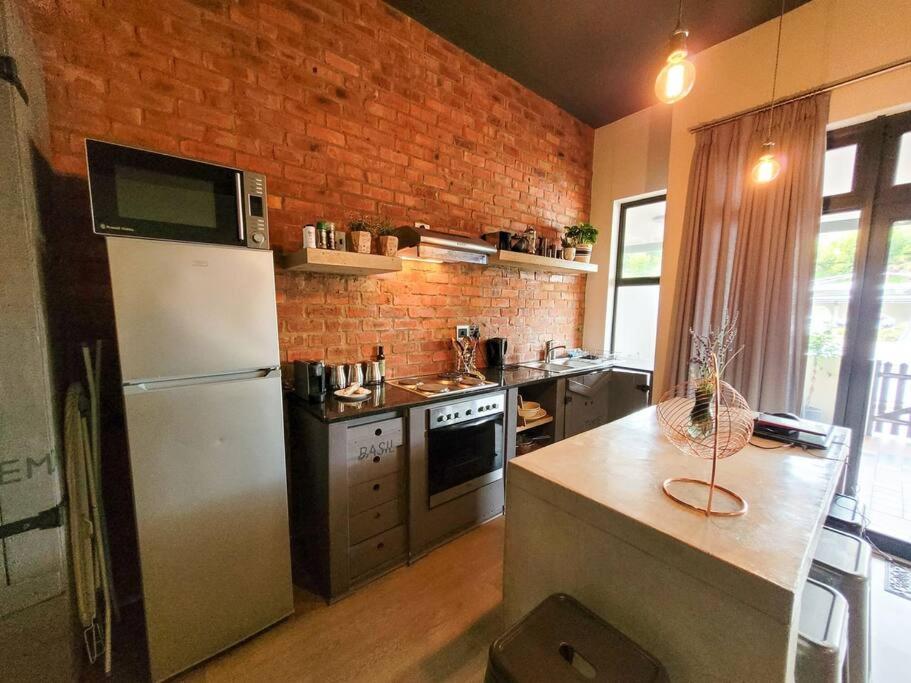 Private apartment, Central Knysna view 5