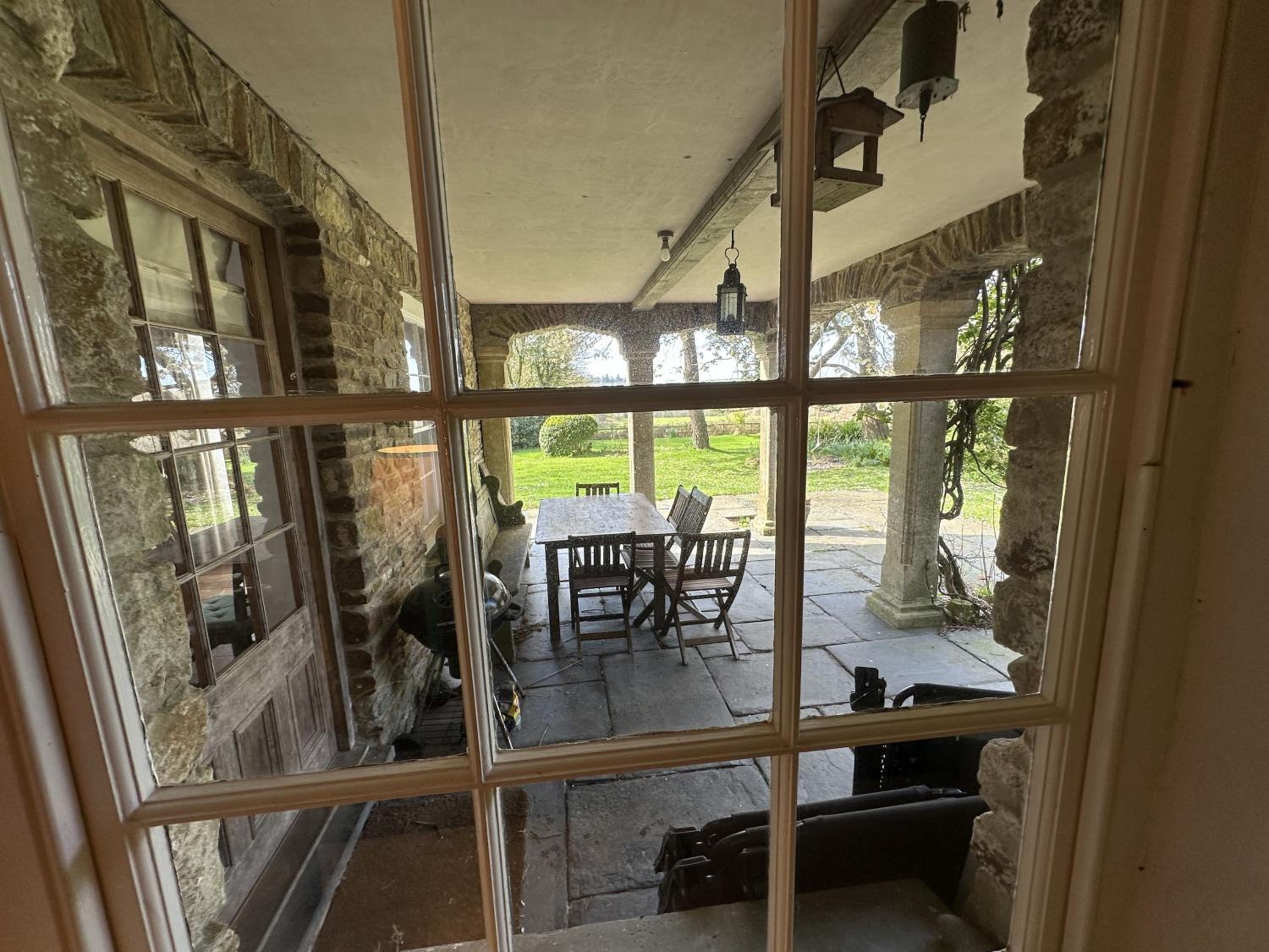 Middlelands - A stunning country house with beautiful gardens in rural Pembrokeshire yet close to coast