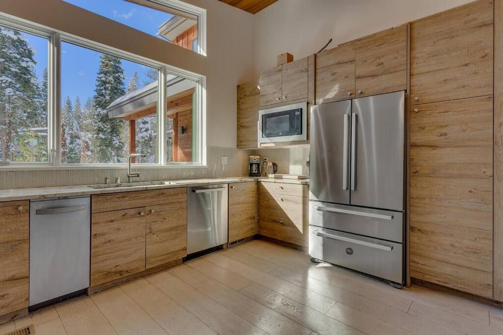 Lake Tahoe Vacations - Palisades Tahoe Mountain Oasis - Property Image 3