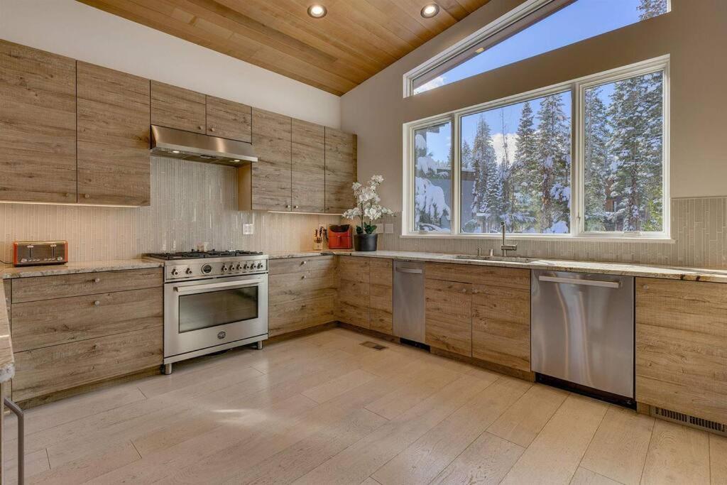 Lake Tahoe Vacations - Palisades Tahoe Mountain Oasis - Property Image 9