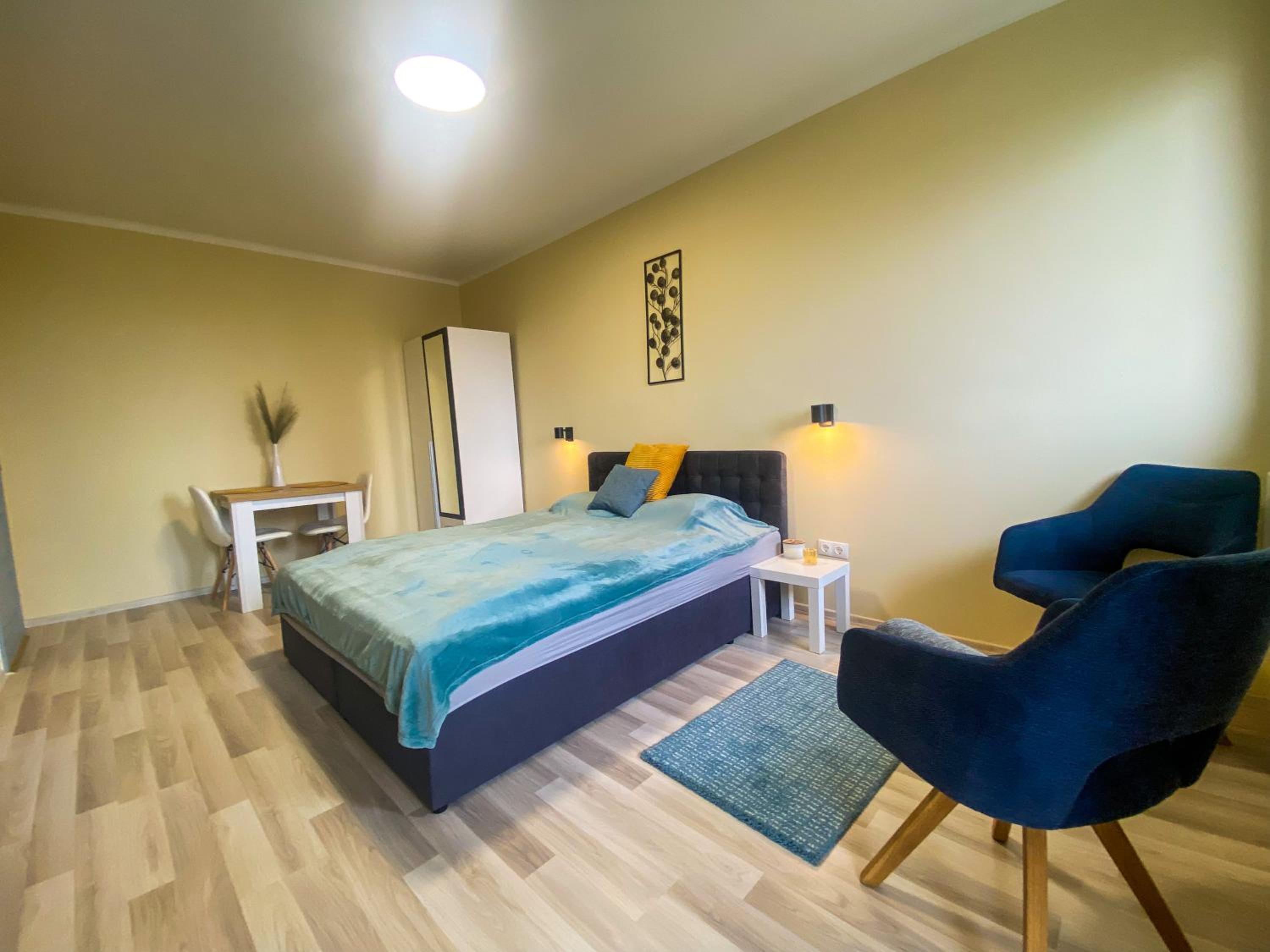 Fresh smartly designed Studio Flat & sunny balcony view 5