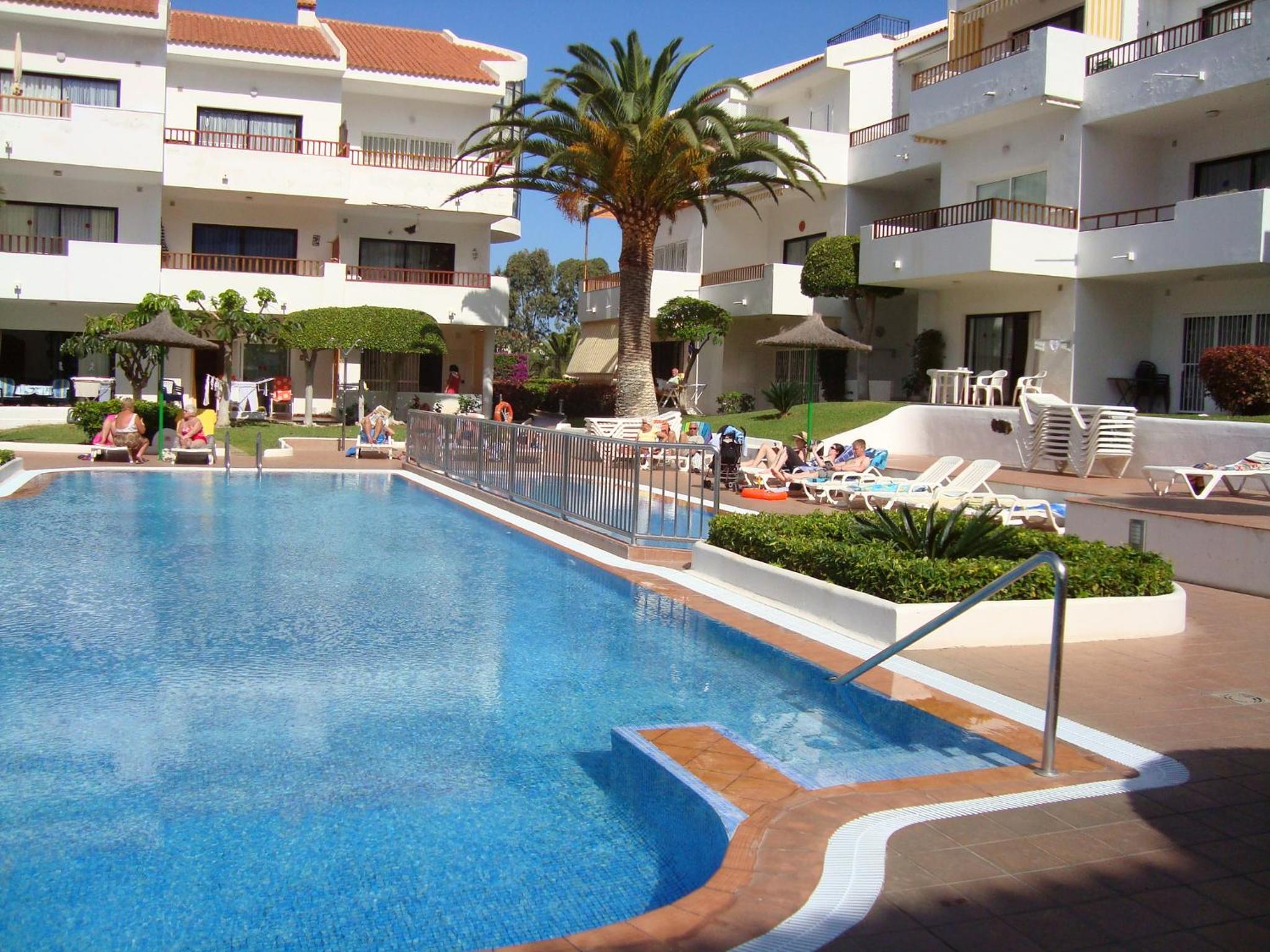Hotel 1 Bed Los Cristianos near the Bus Station - Image 1