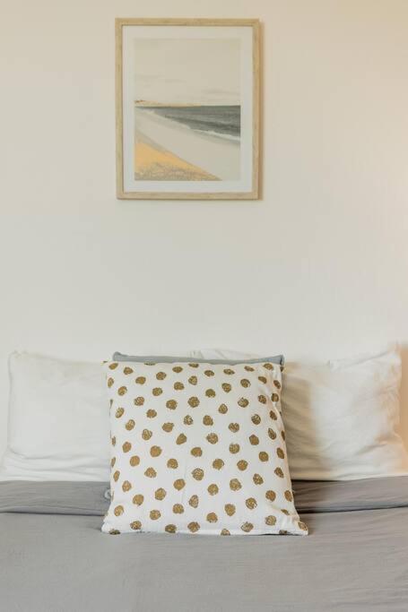 BLUE DREAM Beachfront 2 BDR by Casa Paraiso