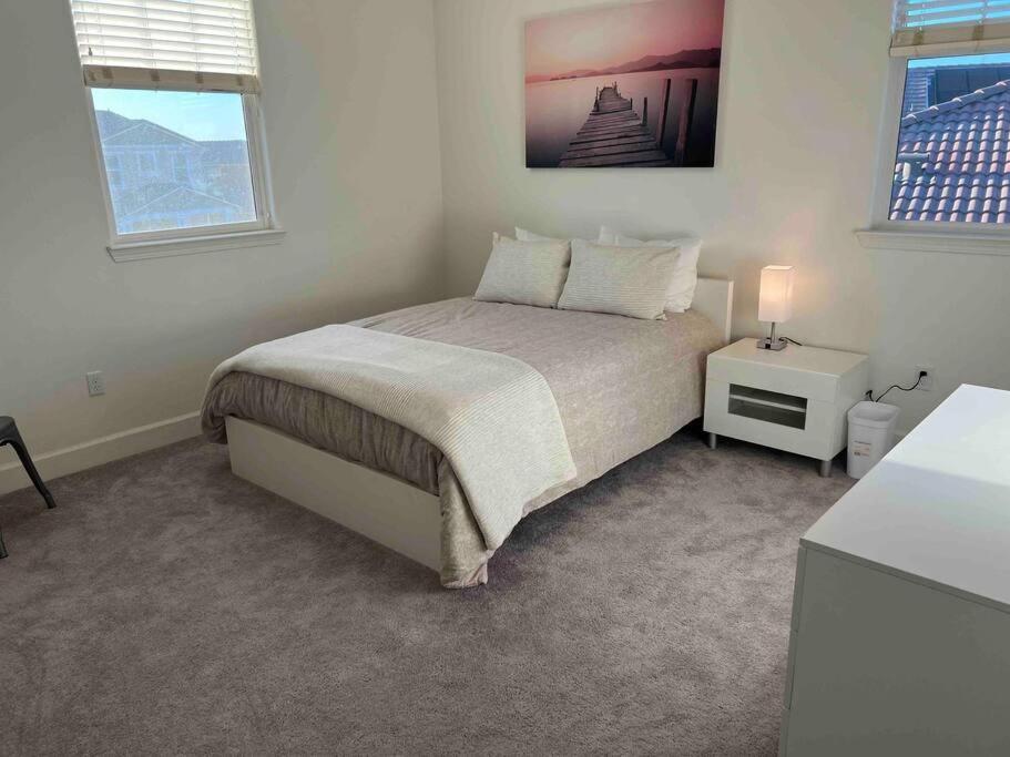 Gorgeous Home! Awesome views! view 4