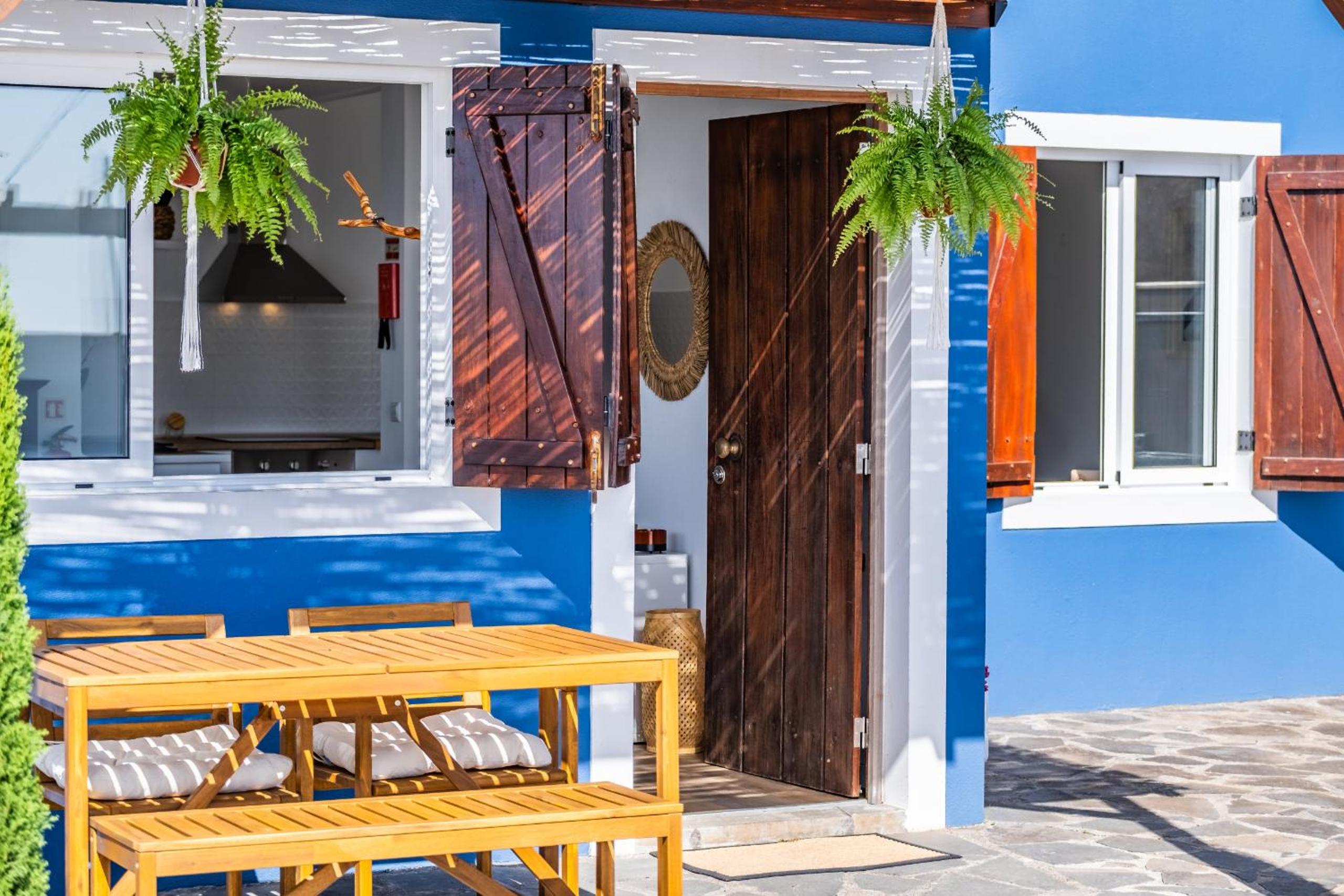 Blue House - By Wehost view 3
