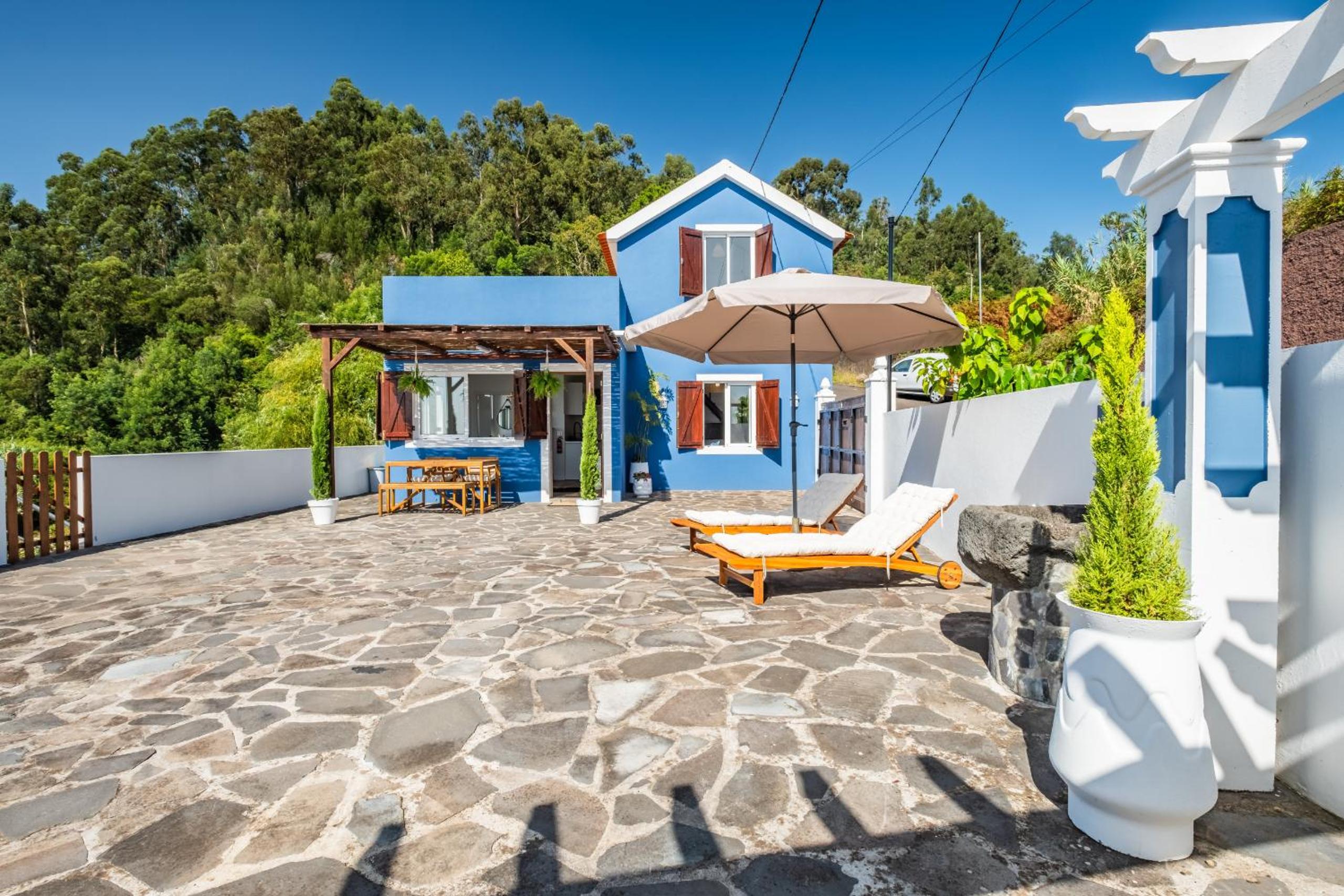 Blue House - By Wehost view 4