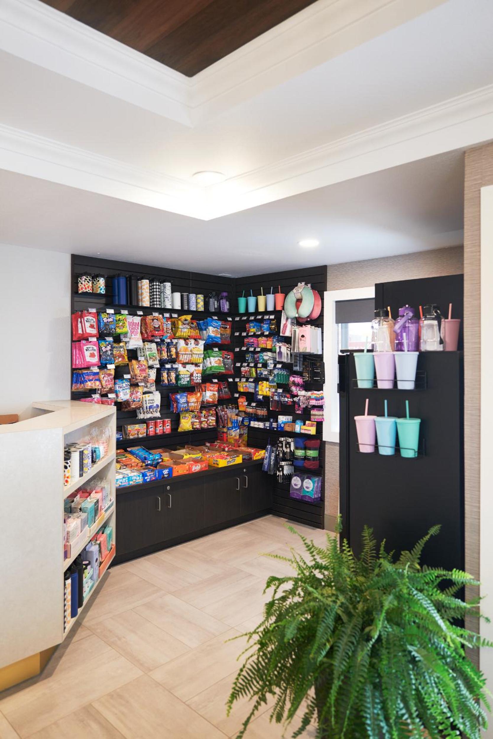 Warrenton Vacations - Brady Hotel - Property Image 2