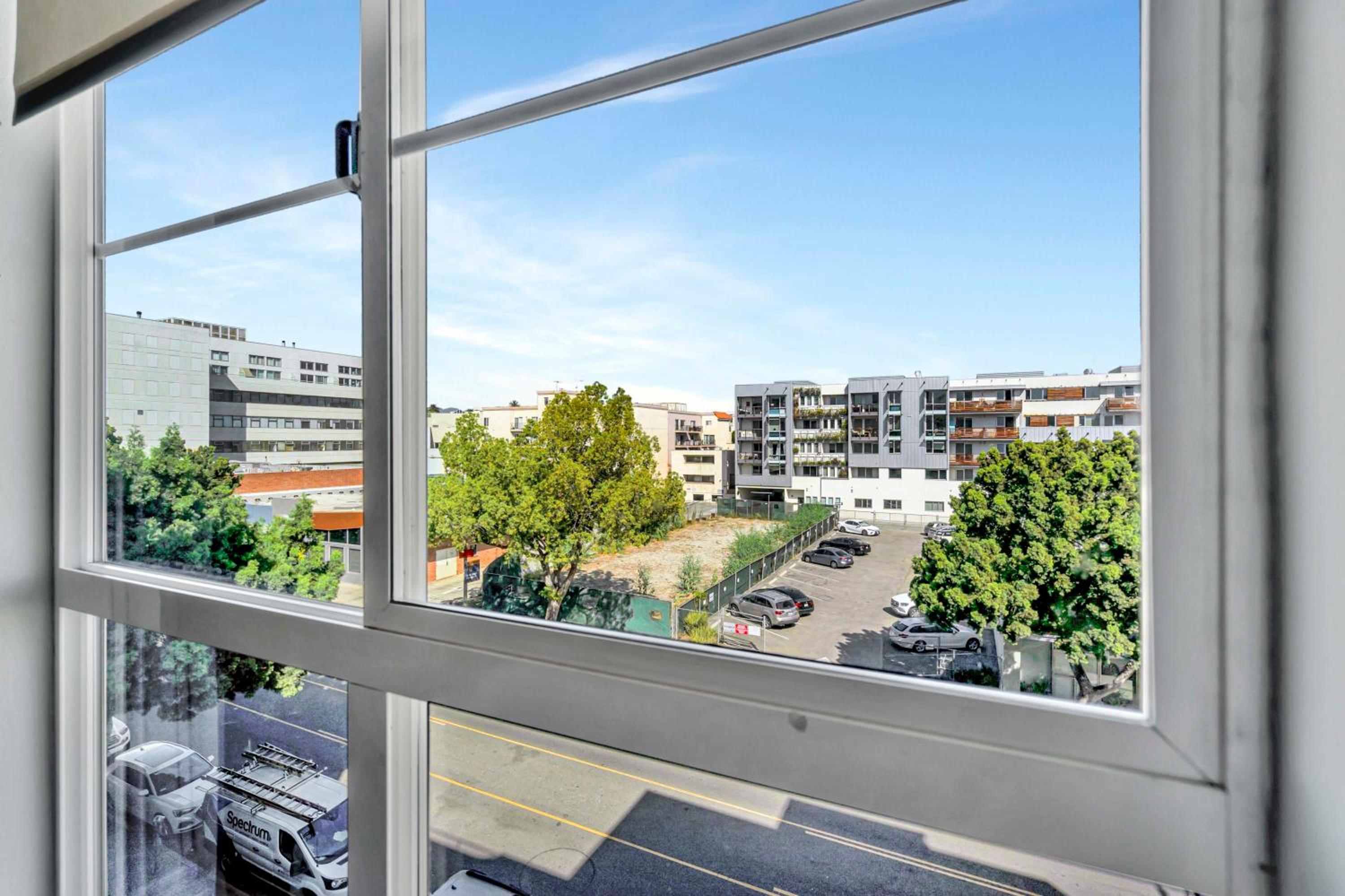 10 Cozy apartment heart of Santa Monica